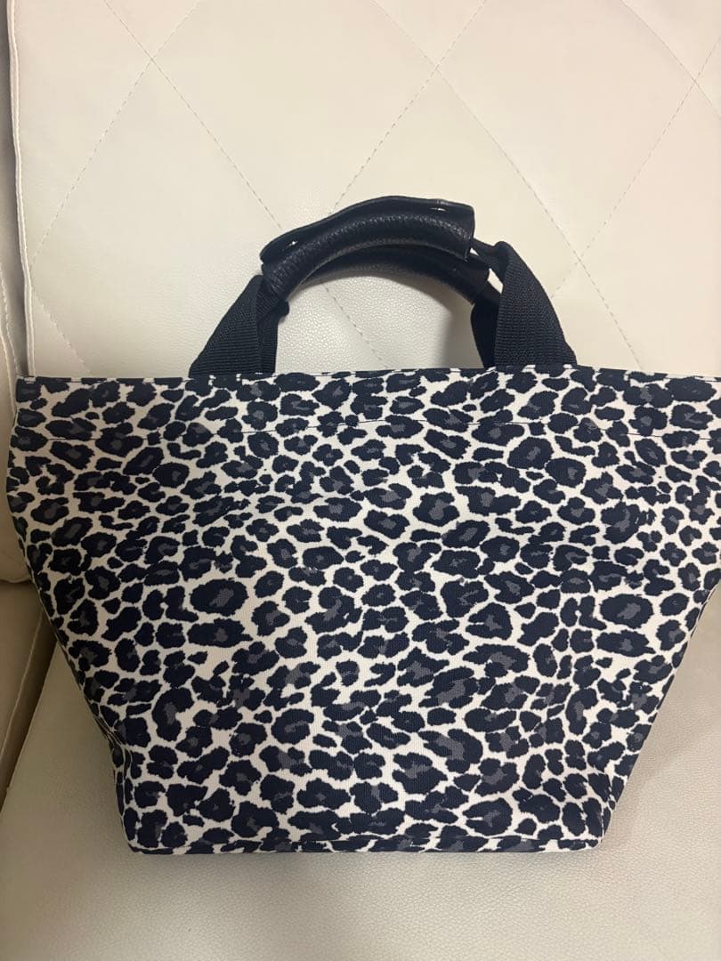 本日限定値引き　美品　エルベシャプリエ　パンサーブラン　1024F