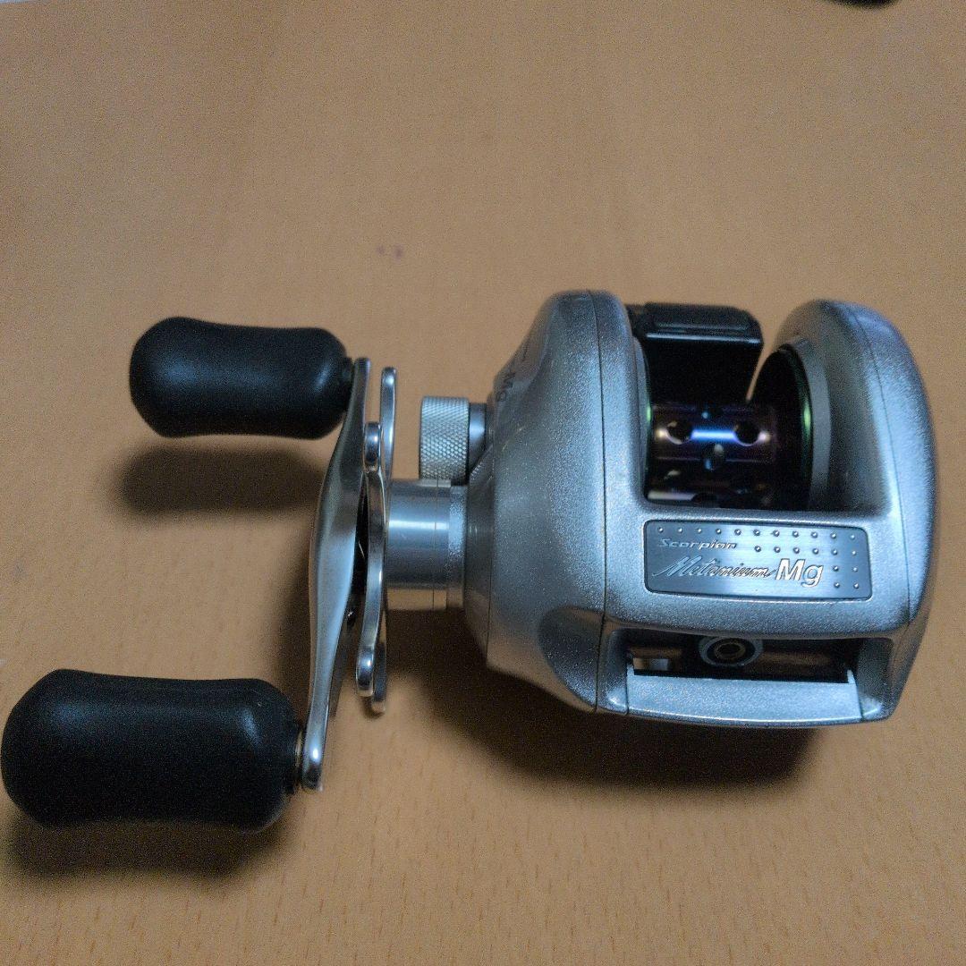 スコーピオン メタニウムMg ベイトリール右巻き