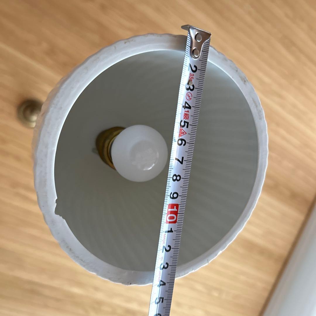 イギリス　アンティーク　ペンダントライト　ホワイト　艶あり