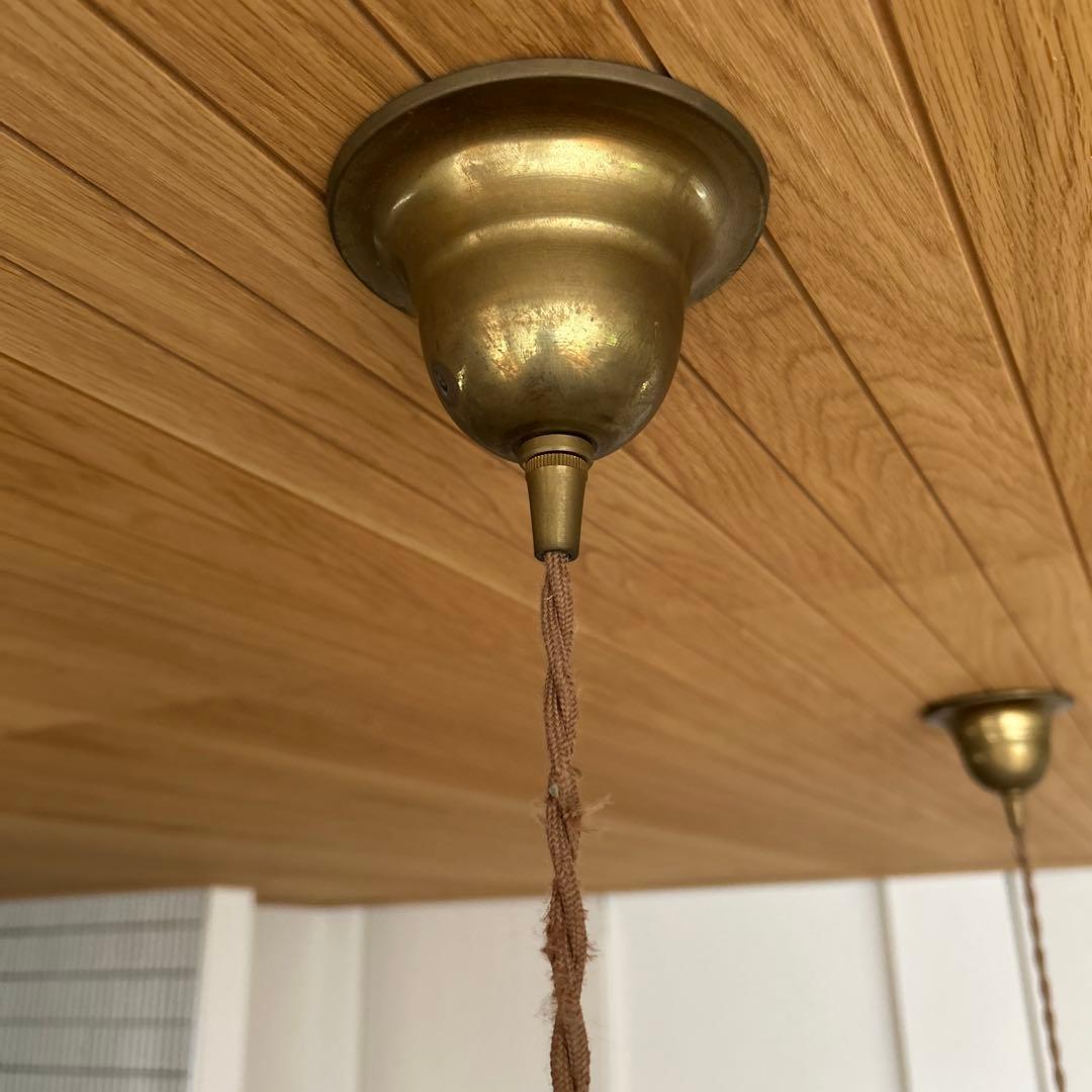 イギリス　アンティーク　ペンダントライト　ホワイト　艶あり