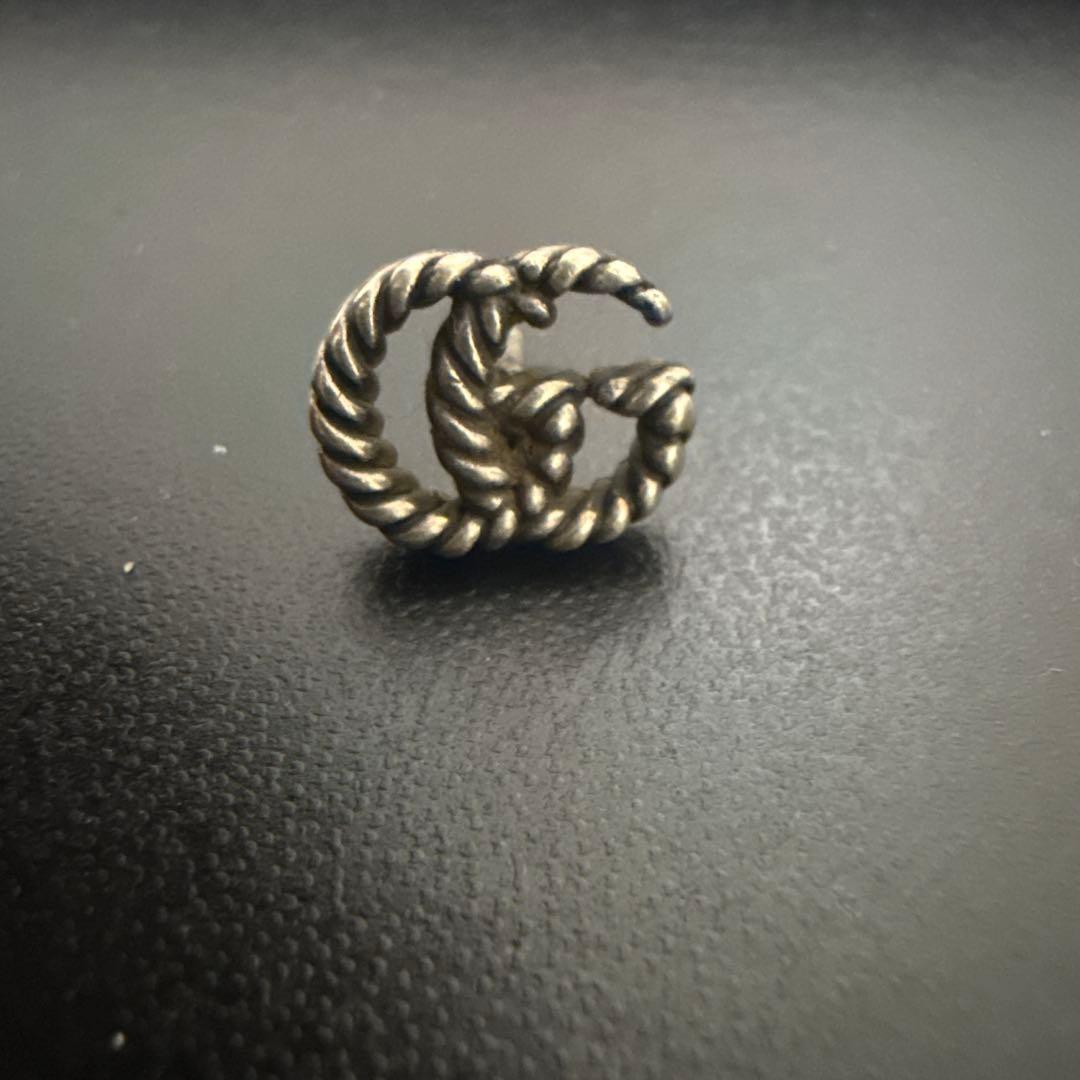 GUCCI Gロゴ シルバーピアス　売り切りたいです。