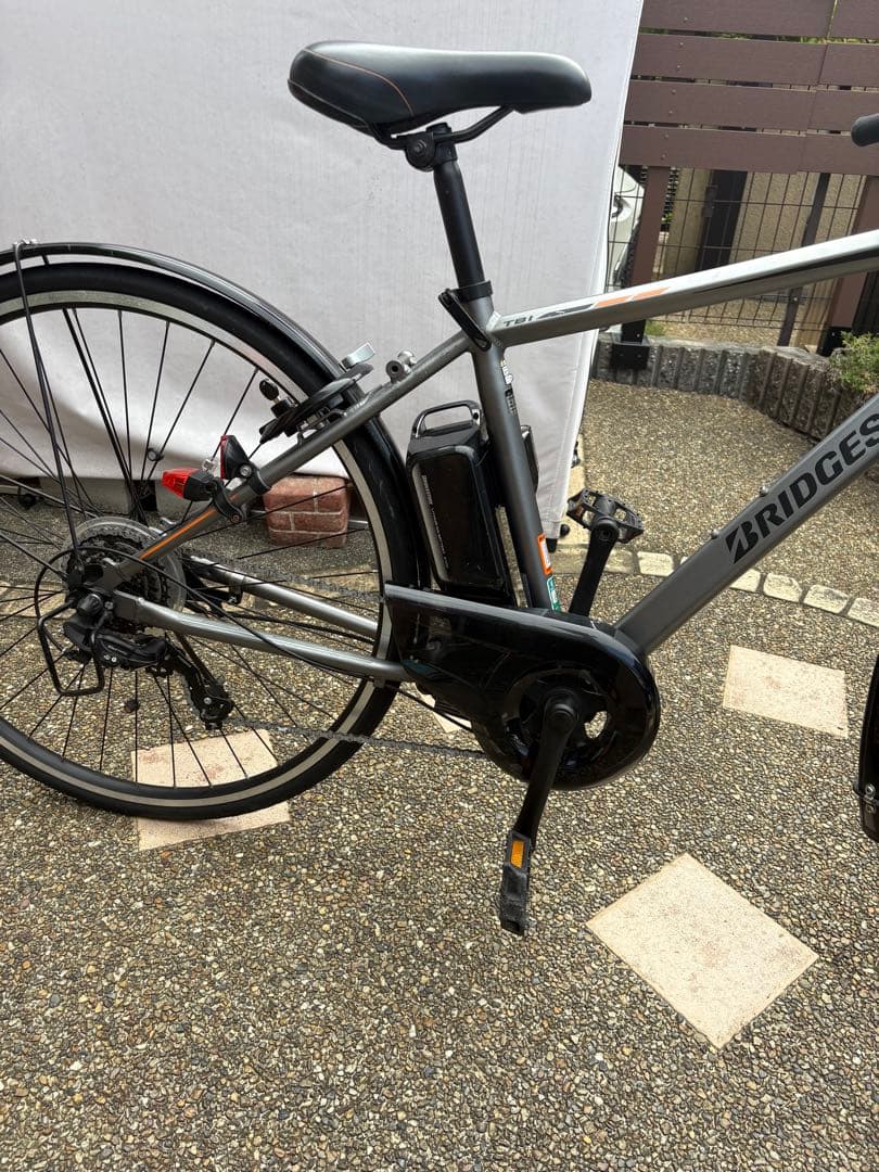ブリヂストン 電動アシスト自転車 スポーツタイプ シルバー TB1e(大阪)
