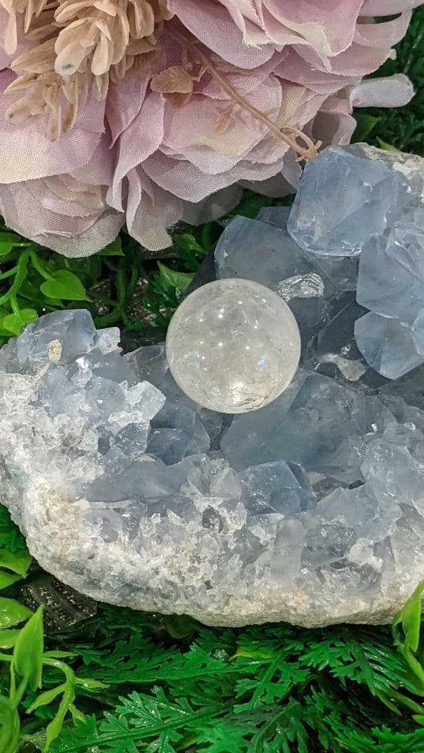 癒やしの光　セレスタイト原石　マダガスカル産　クラスター