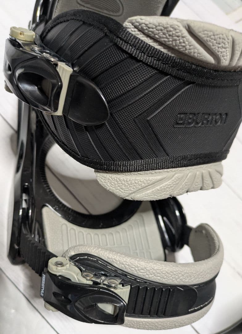 BURTON バートン スノボードスノボービンディング FREESTYLE