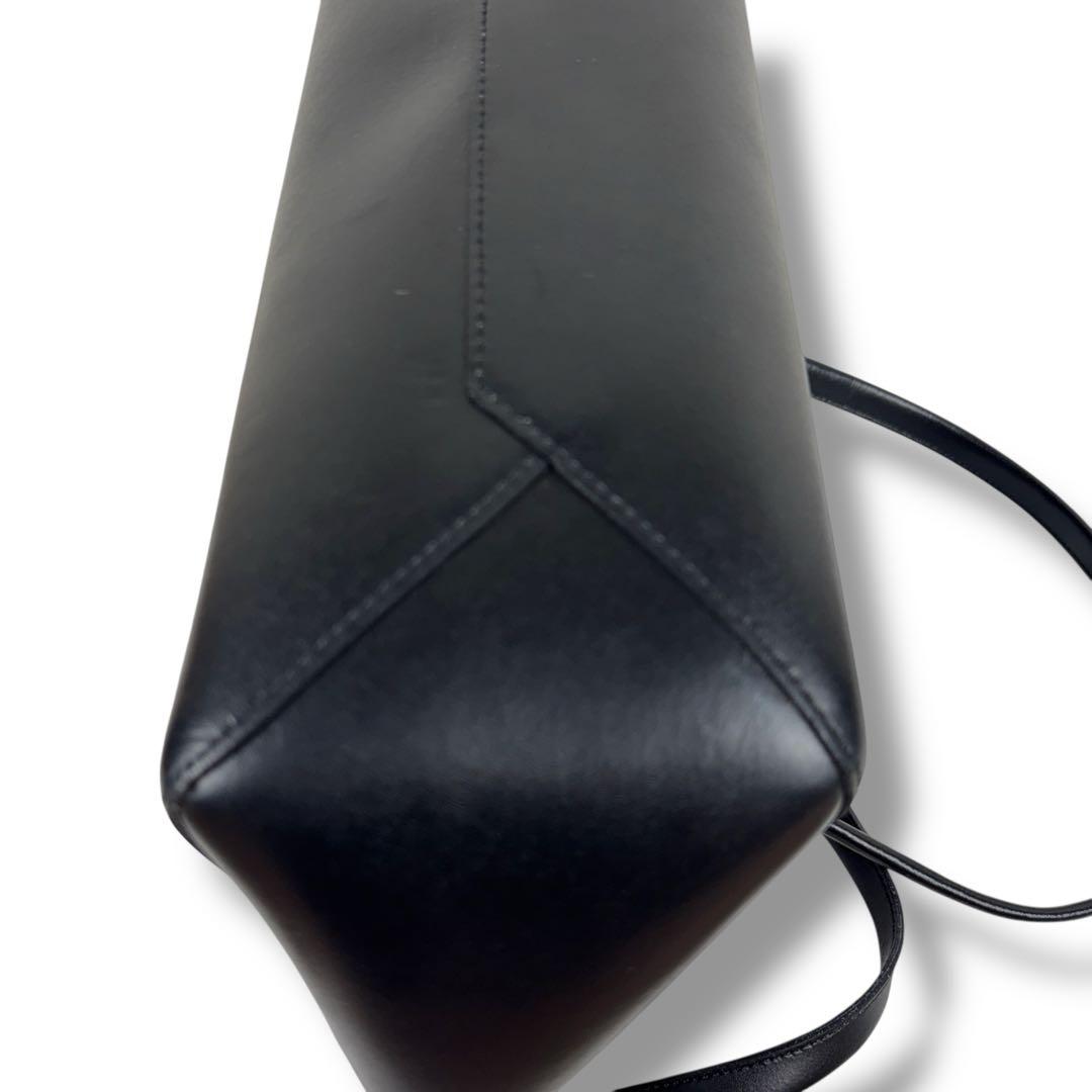 バーニーズニューヨーク レザートート バック ショルダーバック肩がけ 黒 本革