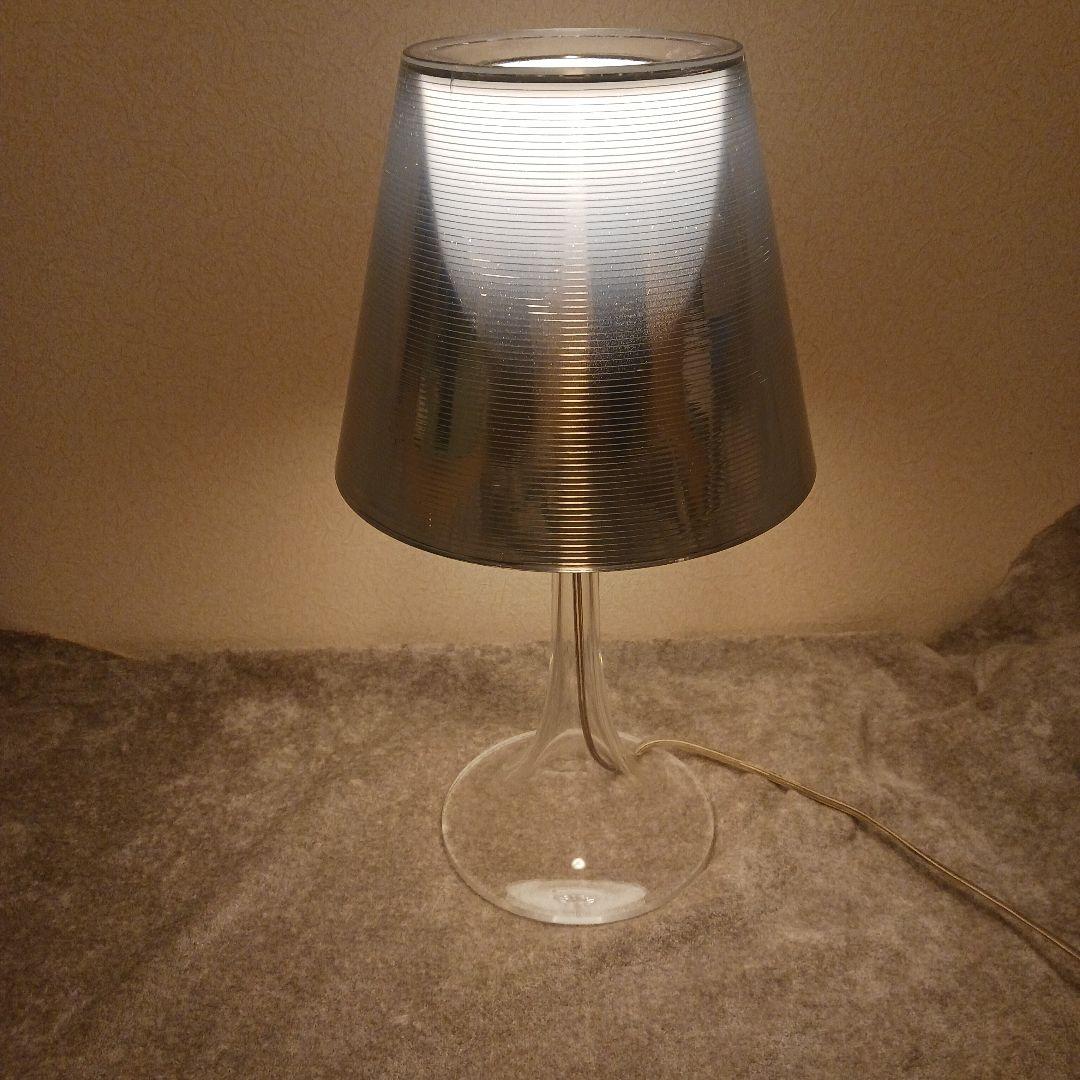 フロス社“ミスk” テーブルランプ