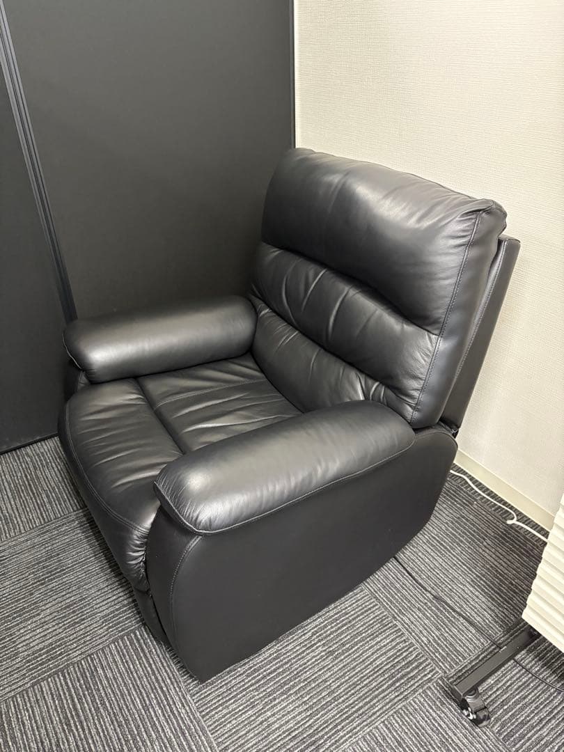 【9/30掲載終了】ブラック リクライニングソファ