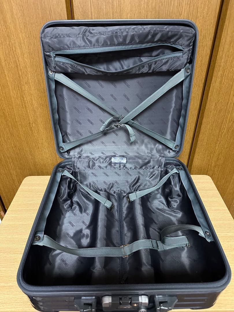 DQT 　RIMOWA リモワ　スーツケース 23L 伊勢丹本店購入