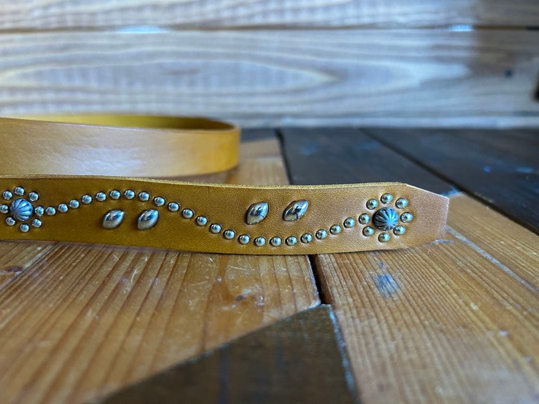 スタッズナローベルト22mm幅(ライトブラウン)ダブルリーフhtcナロー好き