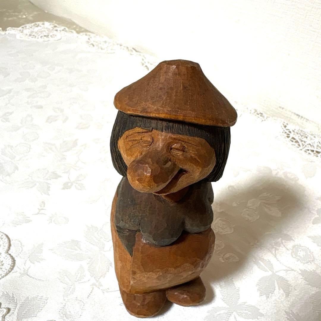 スウェーデン　手彫り　木彫置物　 人形　ヨーロッパ　木彫　工芸品美術品ビンテージ