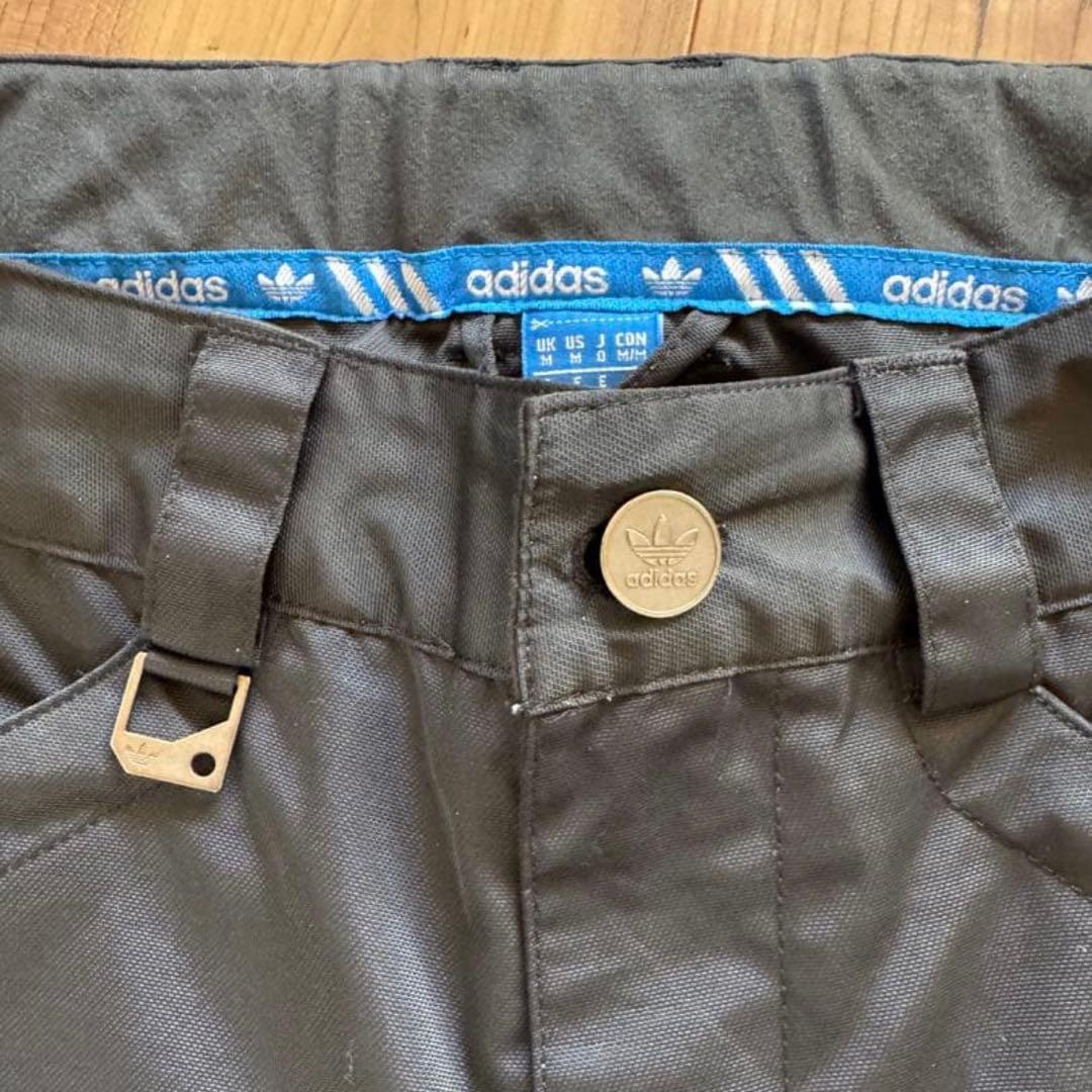 adidasオリジナル　スノーボードウェア スキーウエア　スノーウエア　上下