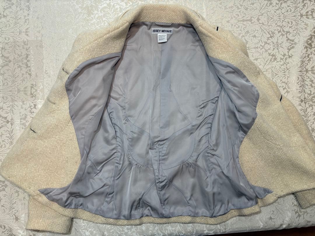 ISSEY MIYAKE アイボリー ジャケット　サイズ4
