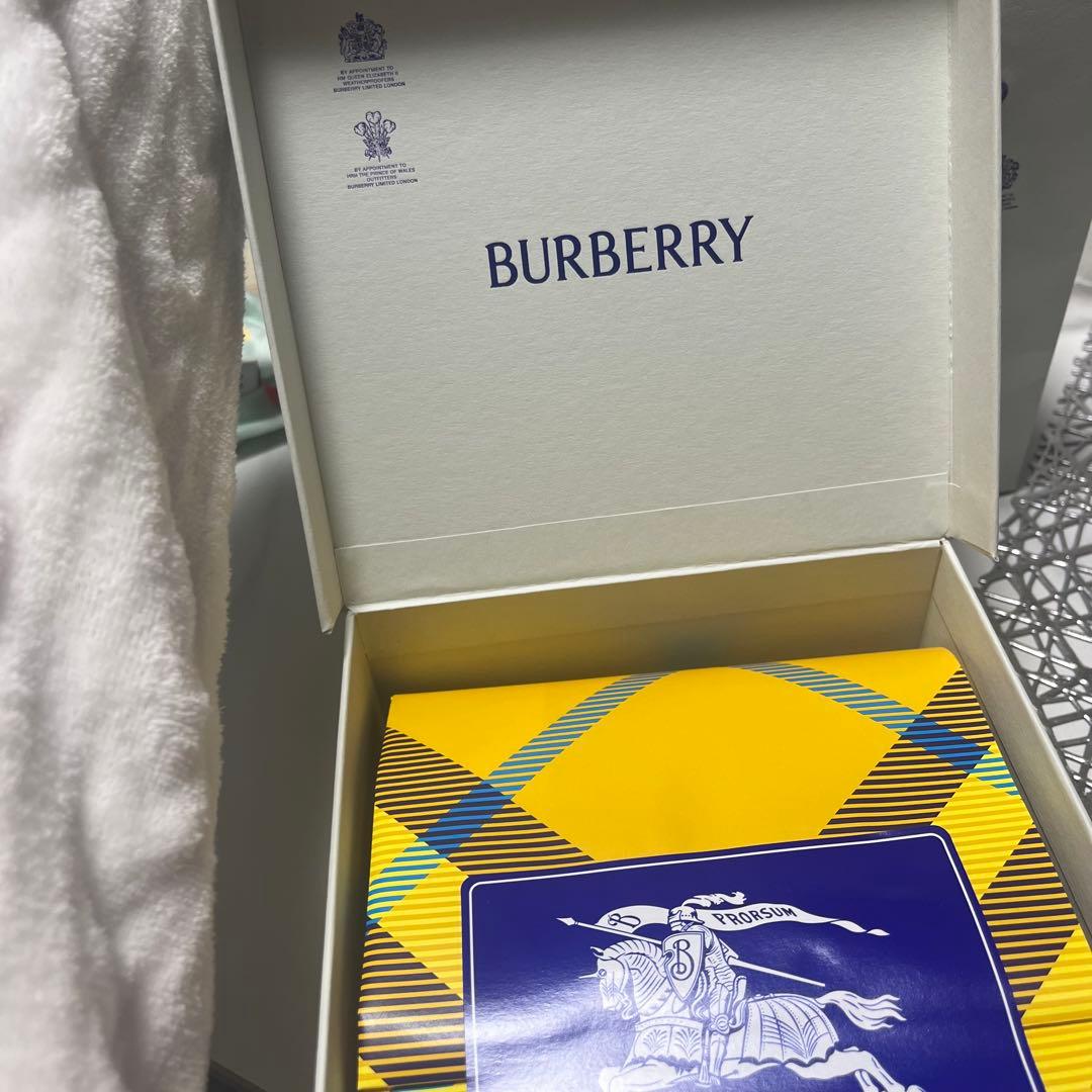 バーバリー BURBERRY チェック柄 シュシュ ベージュ・ブラウン・レッド