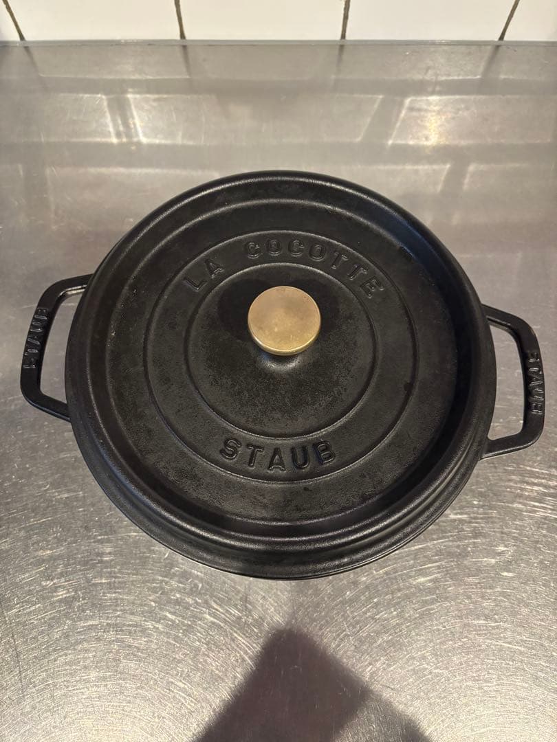 ストウブ　ココット　ラウンド　ブラック　24cm