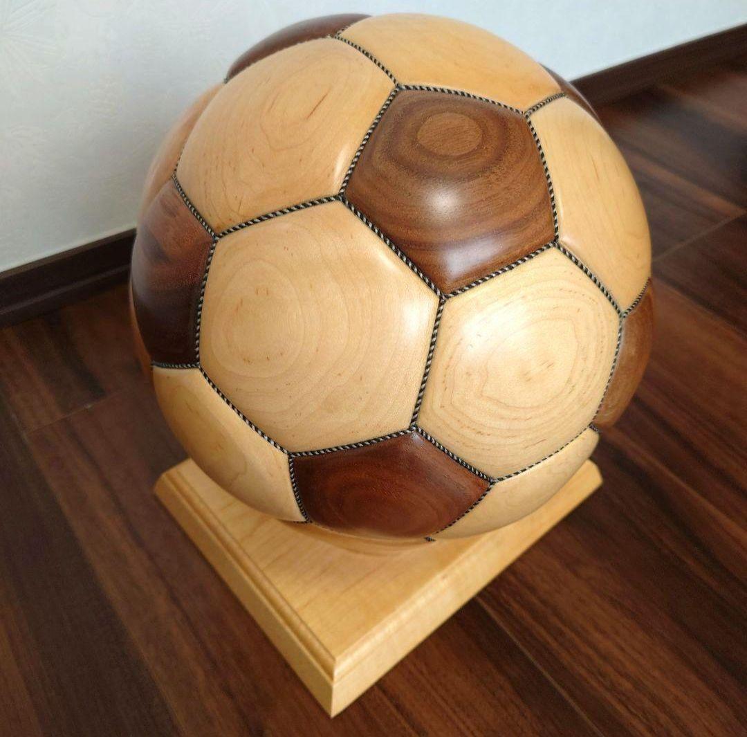サッカーボール 木製 置物・入れ物・希少