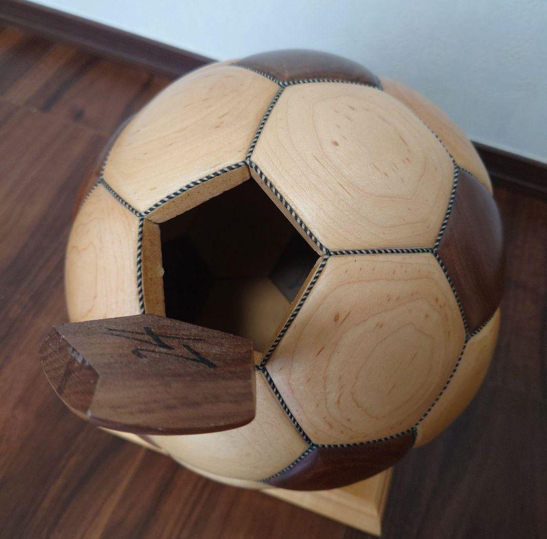サッカーボール 木製 置物・入れ物・希少