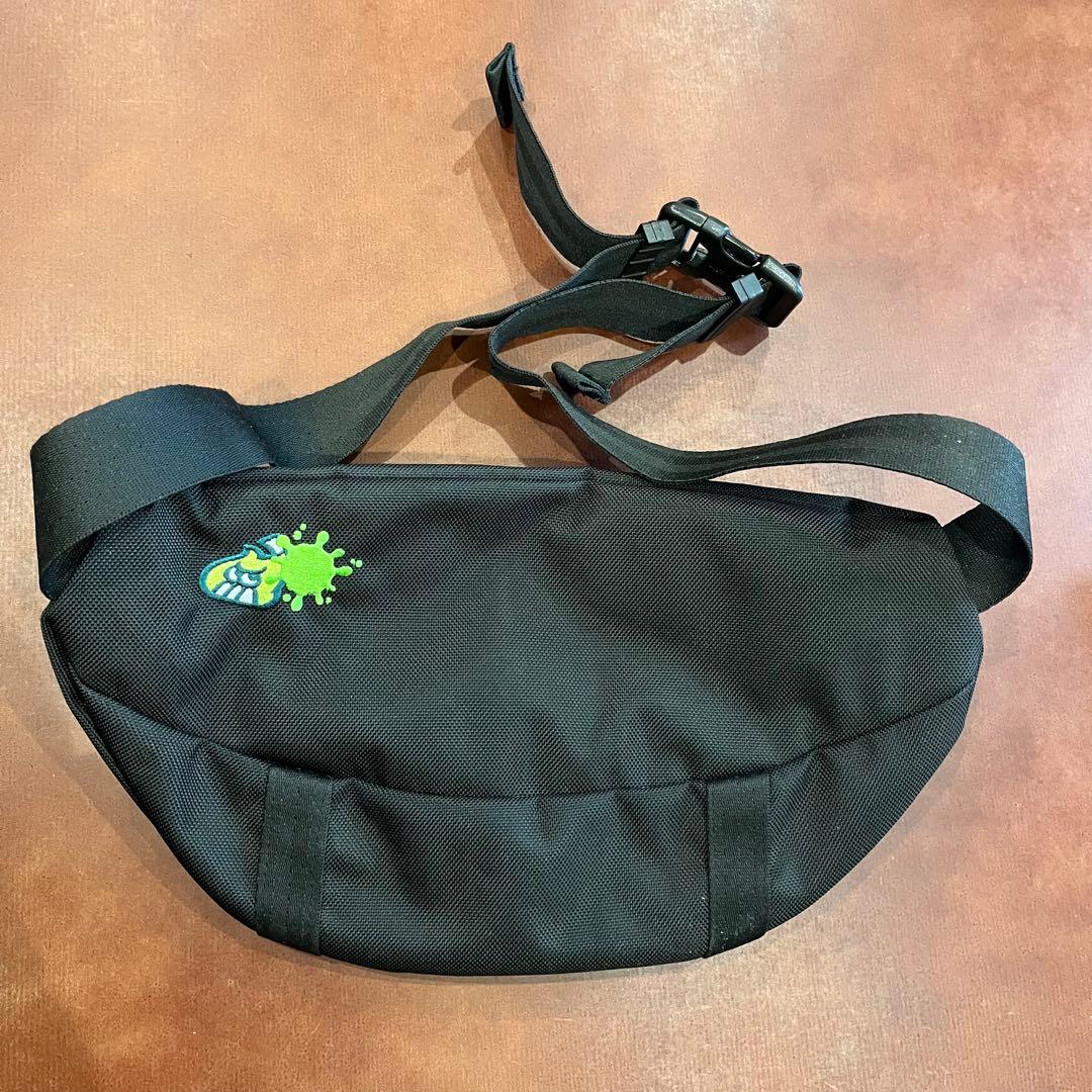 【美品】スプラトゥーン　ボディバッグ　ブラック