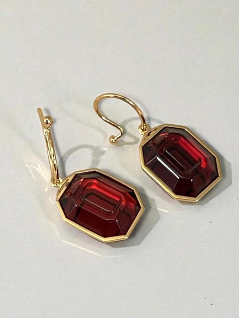 【新品】未使用　Baccarat バカラ ピアス アルクール レッド