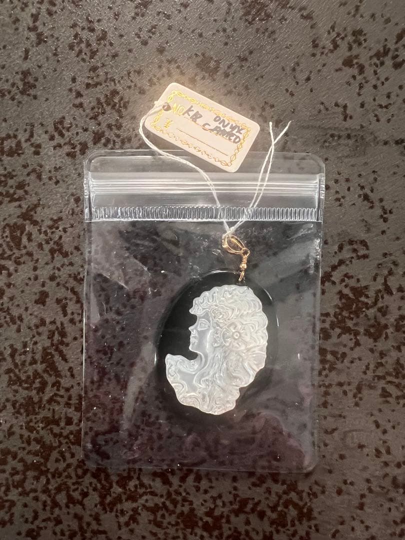 ネックレス・ペンダント K18yg Cameo Onyx Pendant