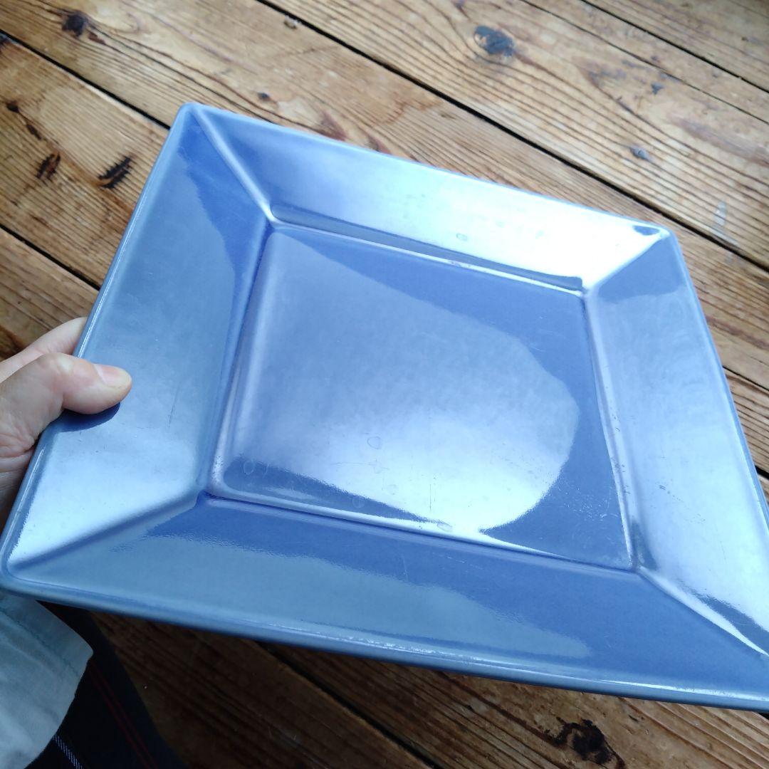 スクエアプレート　大皿料理　青い器