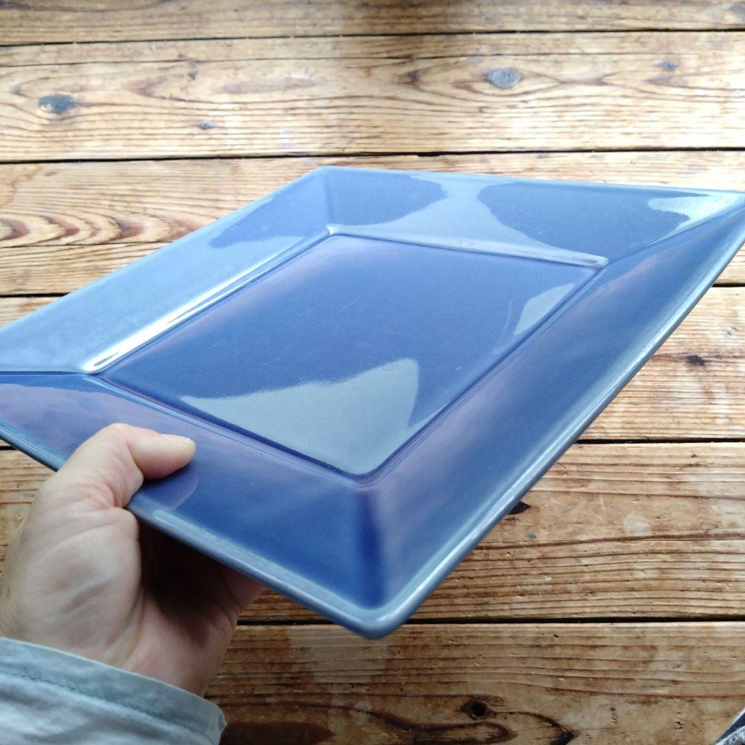 スクエアプレート　大皿料理　青い器