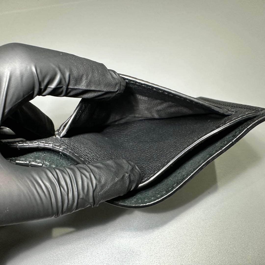 GUCCI ブラックレザー 二つ折り財布　レザー