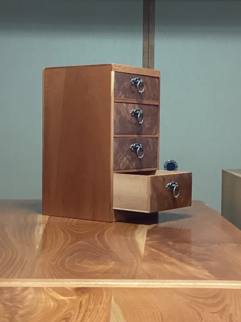 No3・無垢材銘木小引き出し 欅　高さ42cm