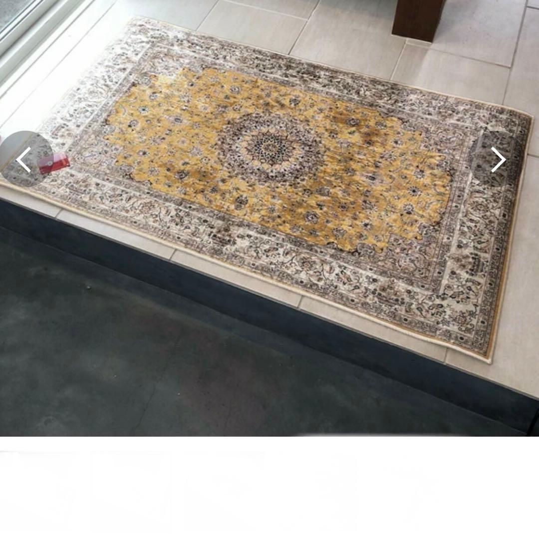 新品　ペルシャ柄プリントアクセントラグ ゴールド　140×200cm