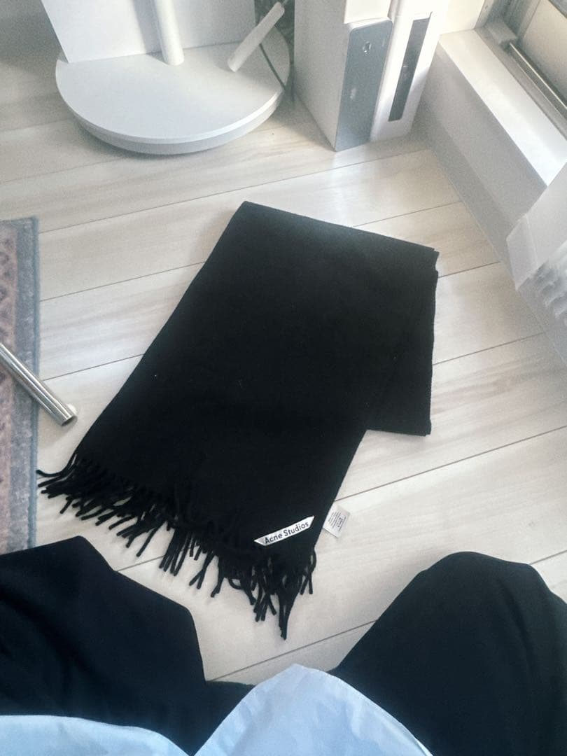 Acne Studios 黒 フリンジ マフラー