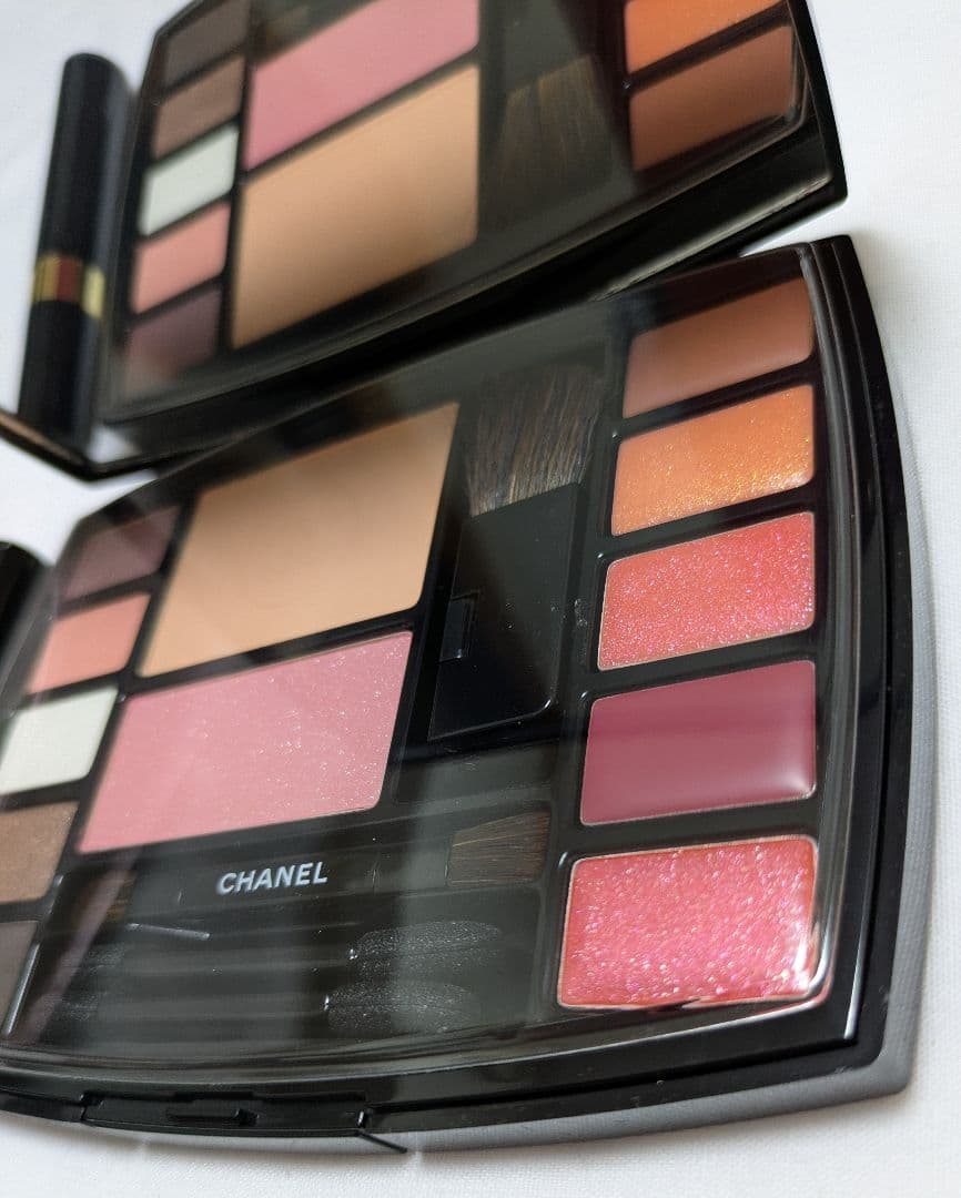 美品！CHANEL TRAVEL MAKEUP PALETTE