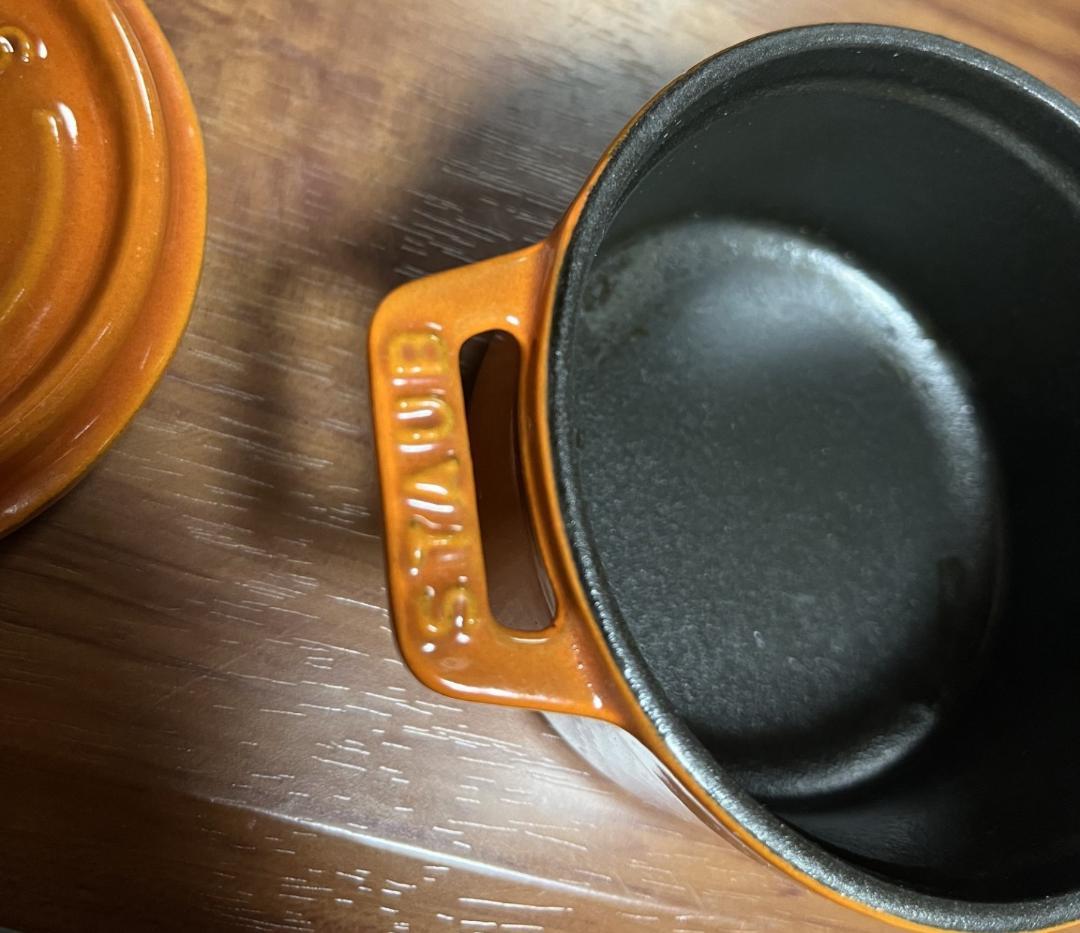 廃番の限定カラー【正規品】STAUB ココットラウンド10cm シナモン 1個