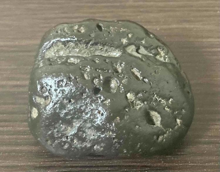 なんと超特価！15,000円！少し大きめで磁石を装着！美しい神秘の横笛隕石！