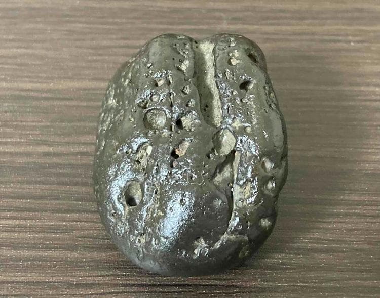 なんと超特価！15,000円！少し大きめで磁石を装着！美しい神秘の横笛隕石！