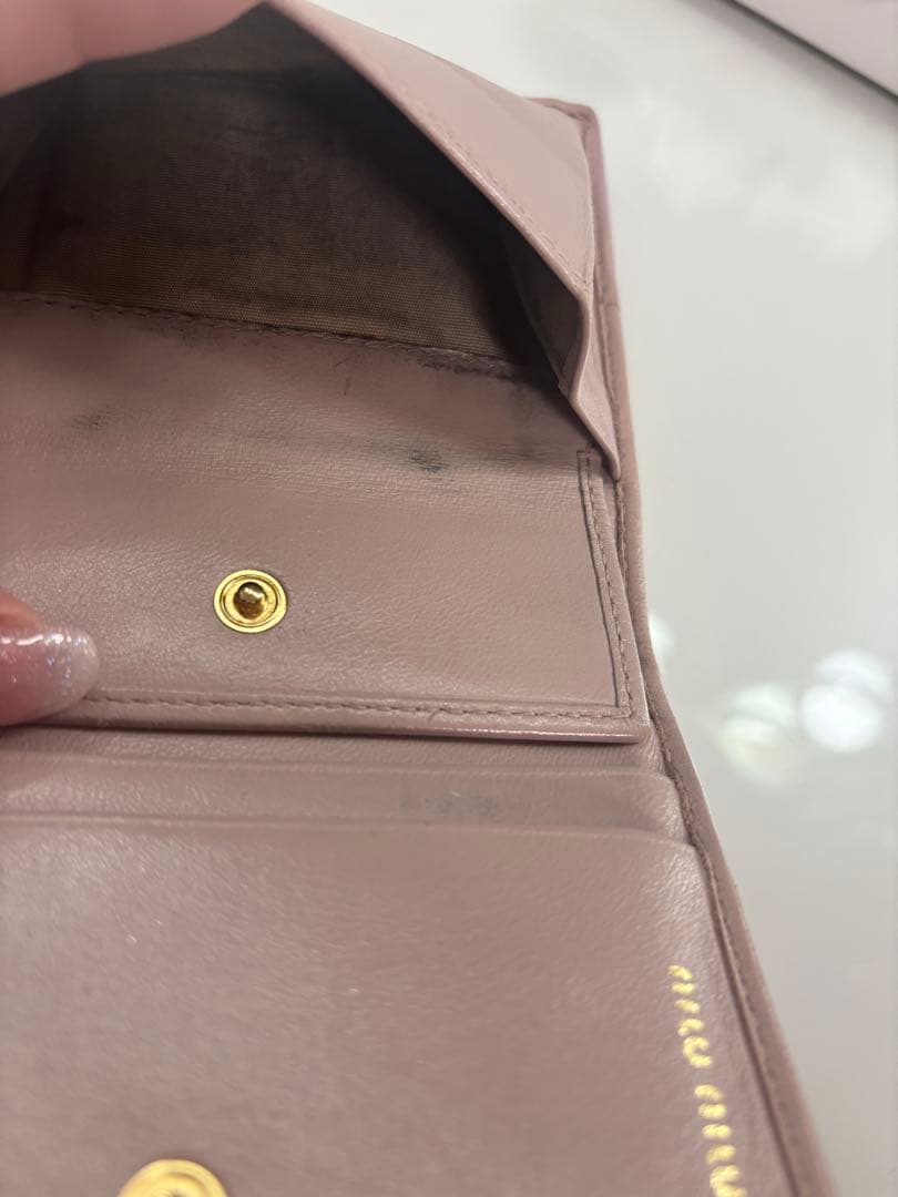 MIUMIU マトラッセ 二つ折り財布 ピンク