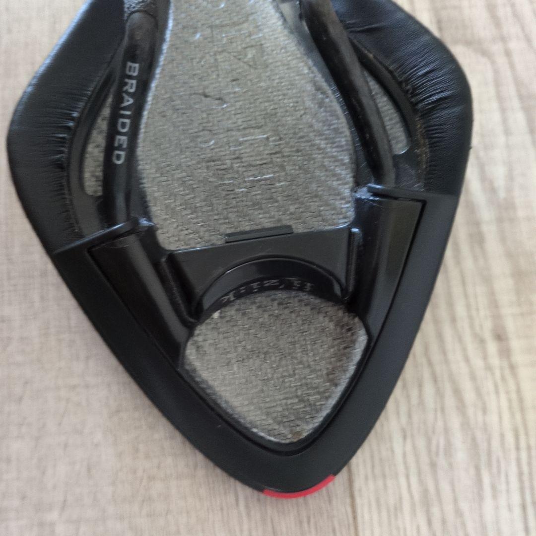 フィジーク　アリオネR3 カーボン　サドル