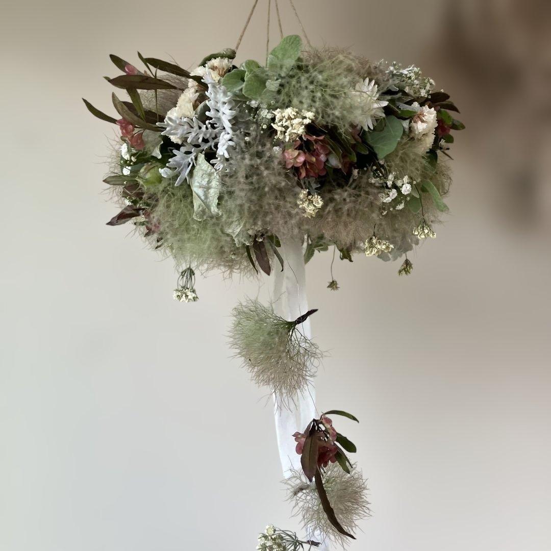 スモークツリー とドドナエアのシックなフライングリース　貝細工　スターチス