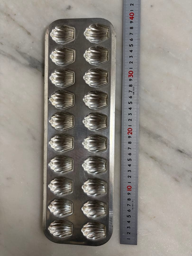 フランス製プチマドレーヌ型 20穴