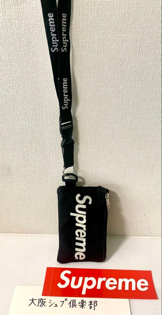 supreme ミニケース　ポーチ　ケース　ストラップ付き