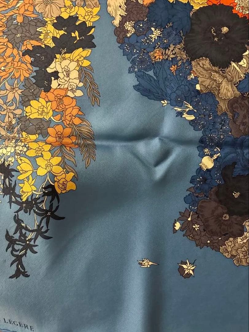 エルメス　カレ90 ROBE LÉGÈRE 花柄スカーフ