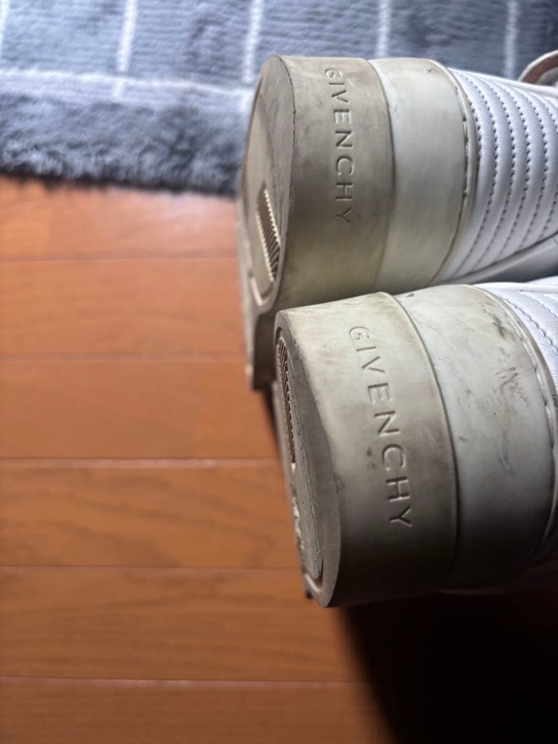 GIVENCHY タイソン サイズ40