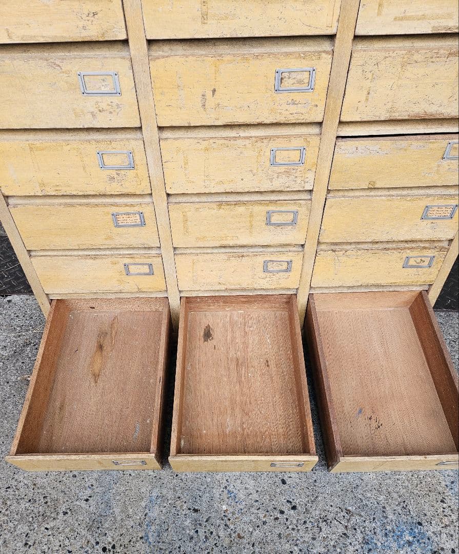 USヴィンテージ 古い木の小引出し 24杯 ファイルキャビネット 収納 古家具