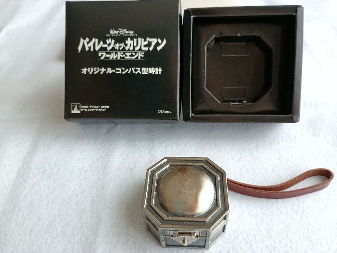 ディズニー パイレーツ・オブ・カリビアン コンパス型時計