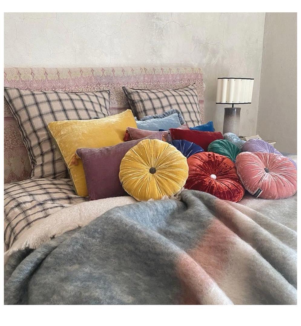 シルクベロアクッション・ラウンド　le monde sawage