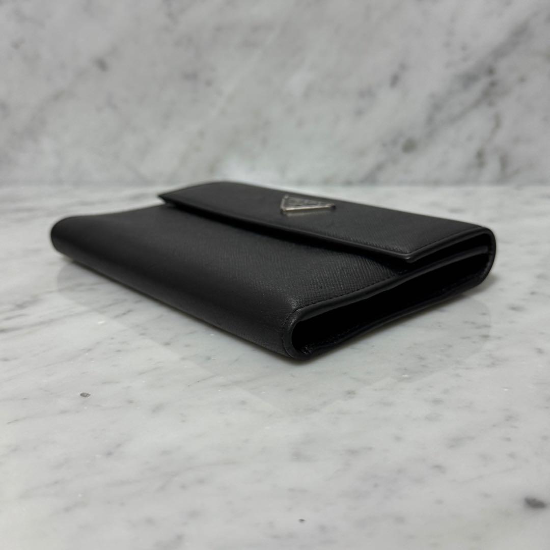 美品 PRADA プラダ 三つ折財布 ブラック 黒 サフィアーノ トライアングル