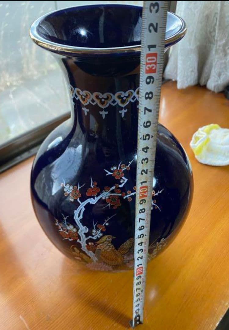 気品溢れる 九谷焼 花瓶 中古品