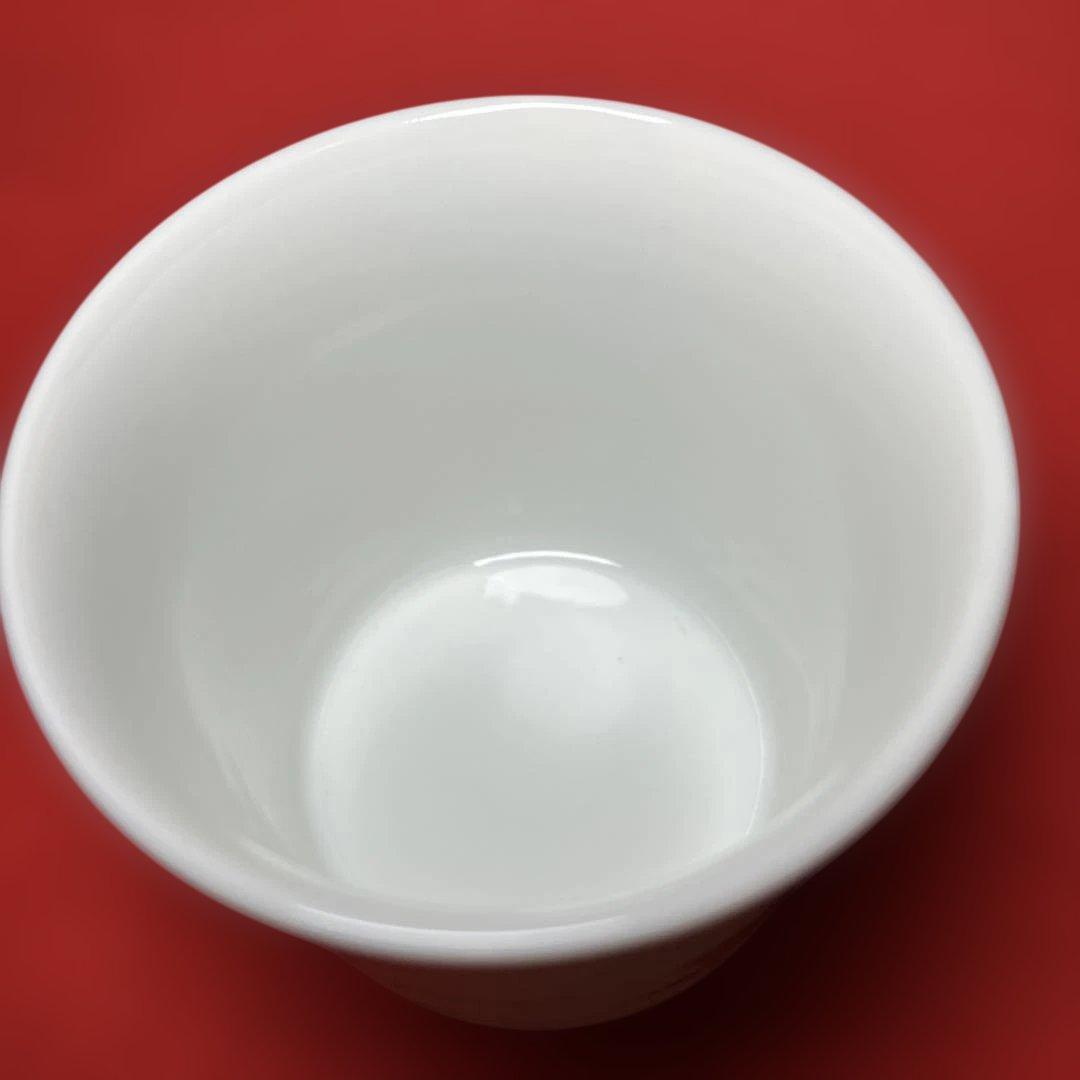 ゲ*ン様 ［十四代酒井田柿右衛門］ 松紋濁手　本人作品