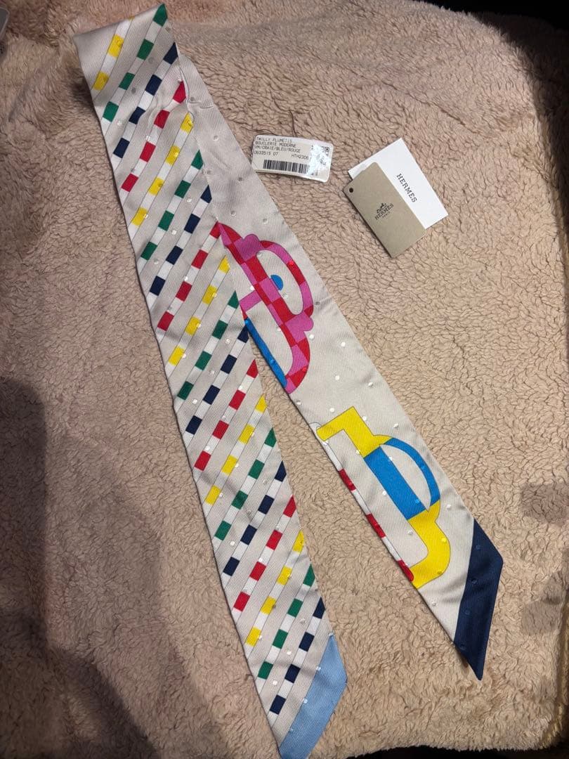 エルメス ツイリー モダンなバックル　白　マルチカラー