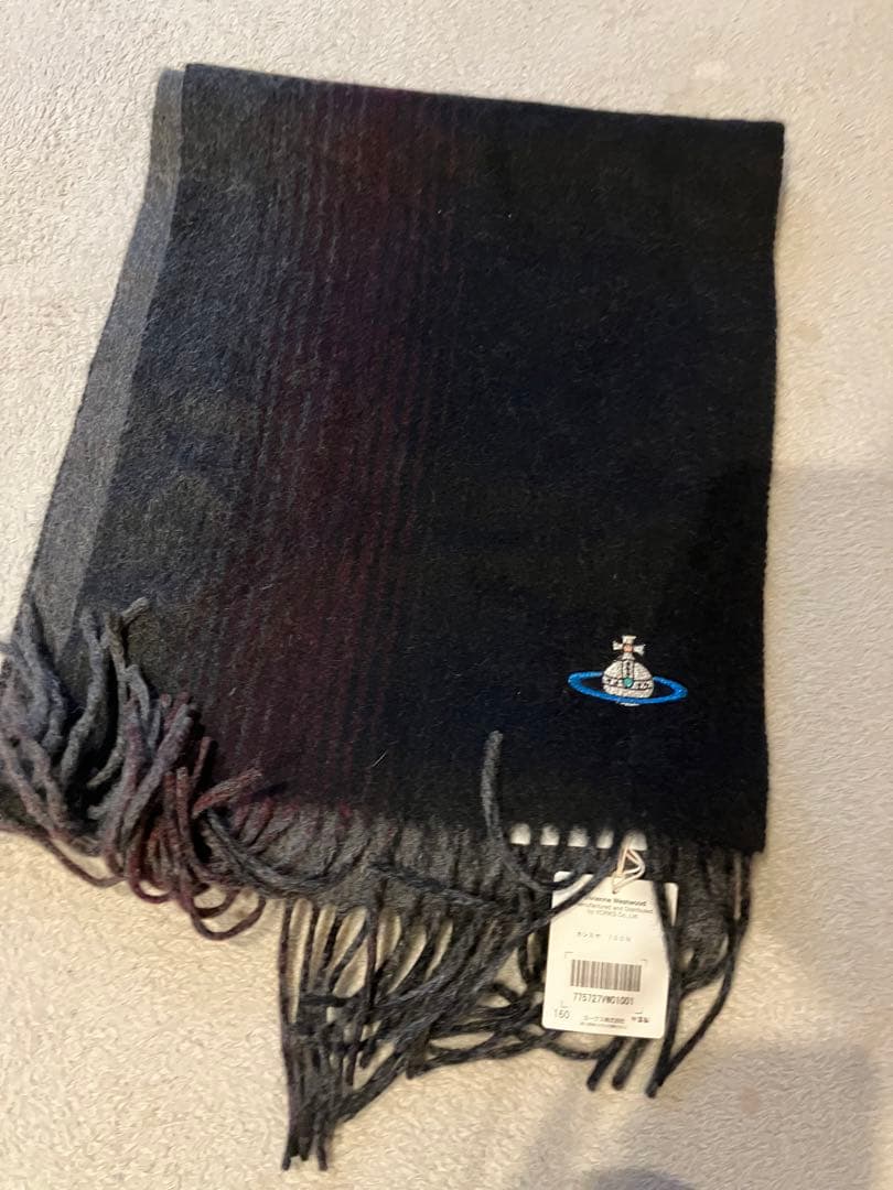 ヴィヴィアンウエストウッドのマフラー ◆ カシミヤ100％　黒　グレー