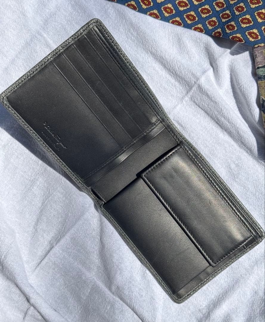 Ferragamo フェラガモ 二つ折り 財布 ブラック レザー 箱付き