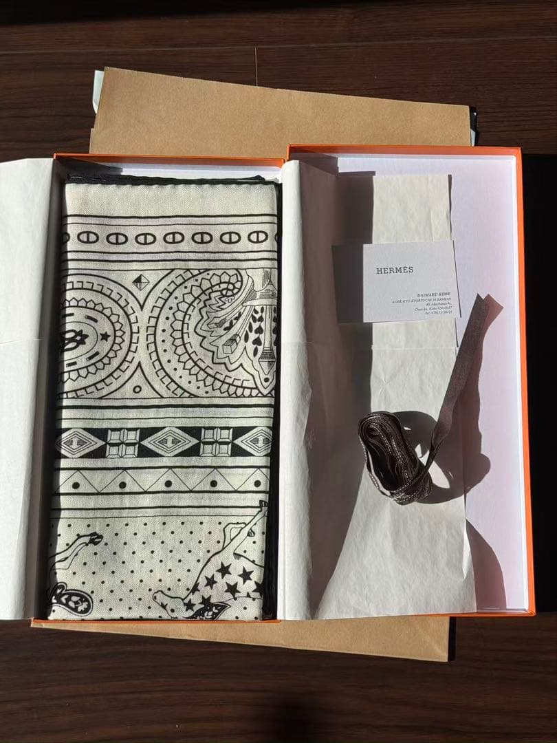 新品・2025AW　エルメス　シュヴァルドゥクールバンダナSakusaku